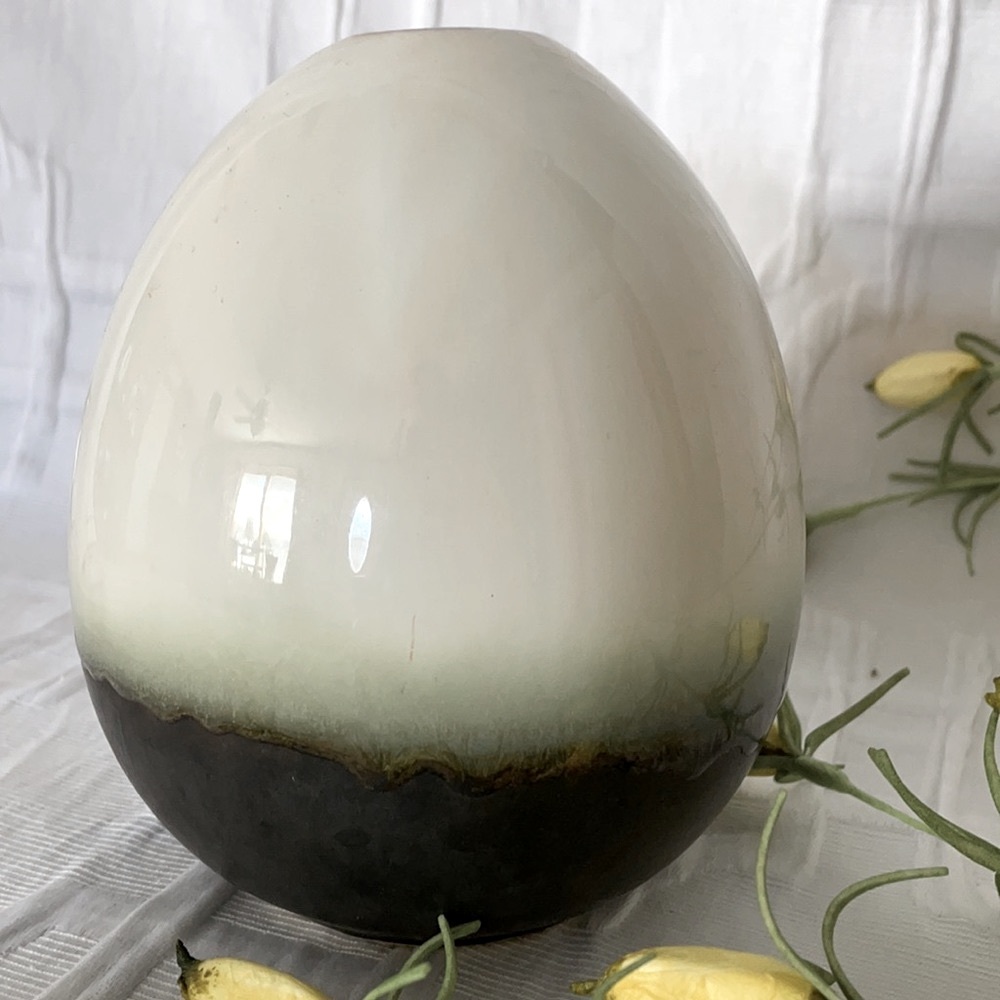 Art Pottery Egg Shaped Vase 6”